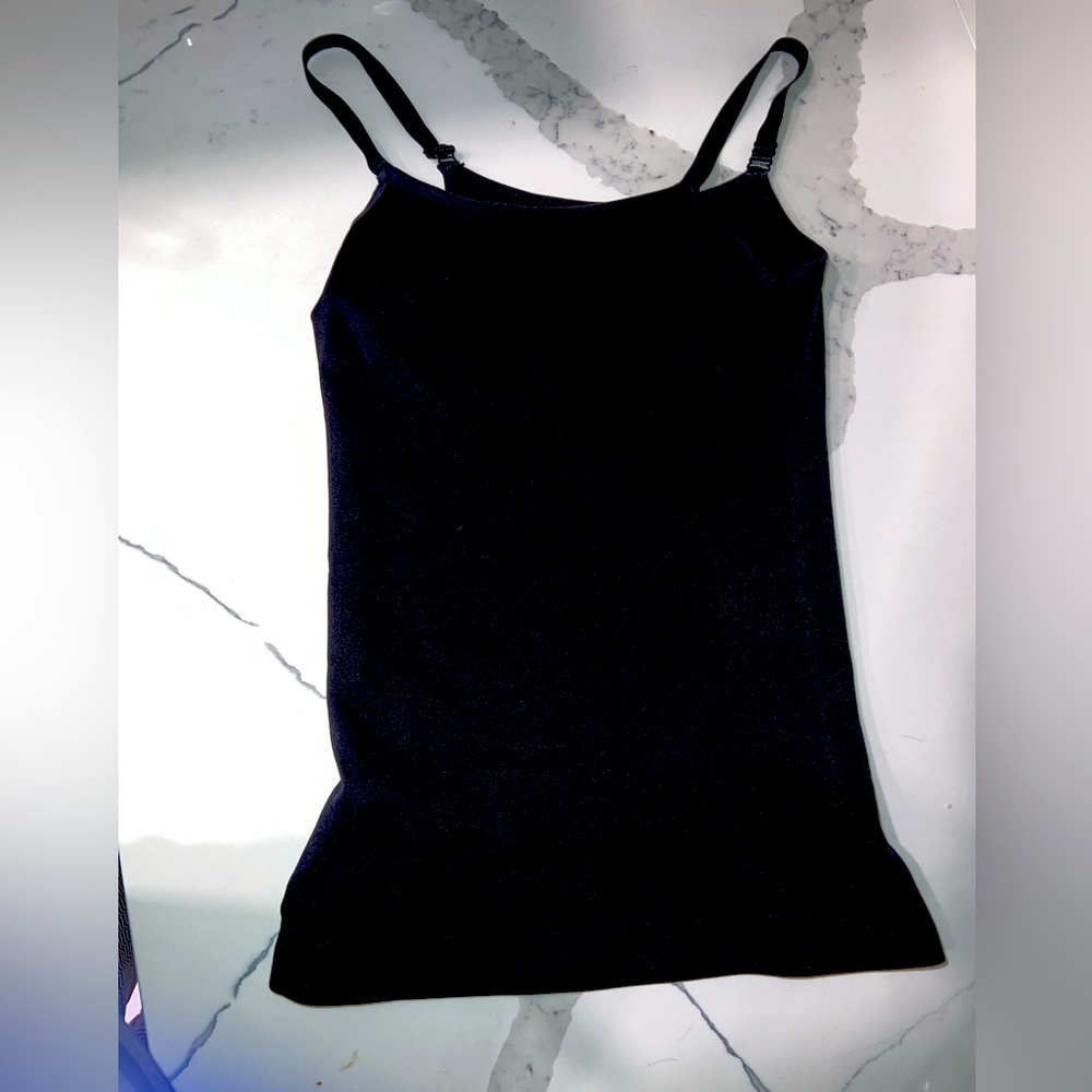 Shapermint Empetua Essentials All Day Every Day Scoop Neck Cami. Size M.